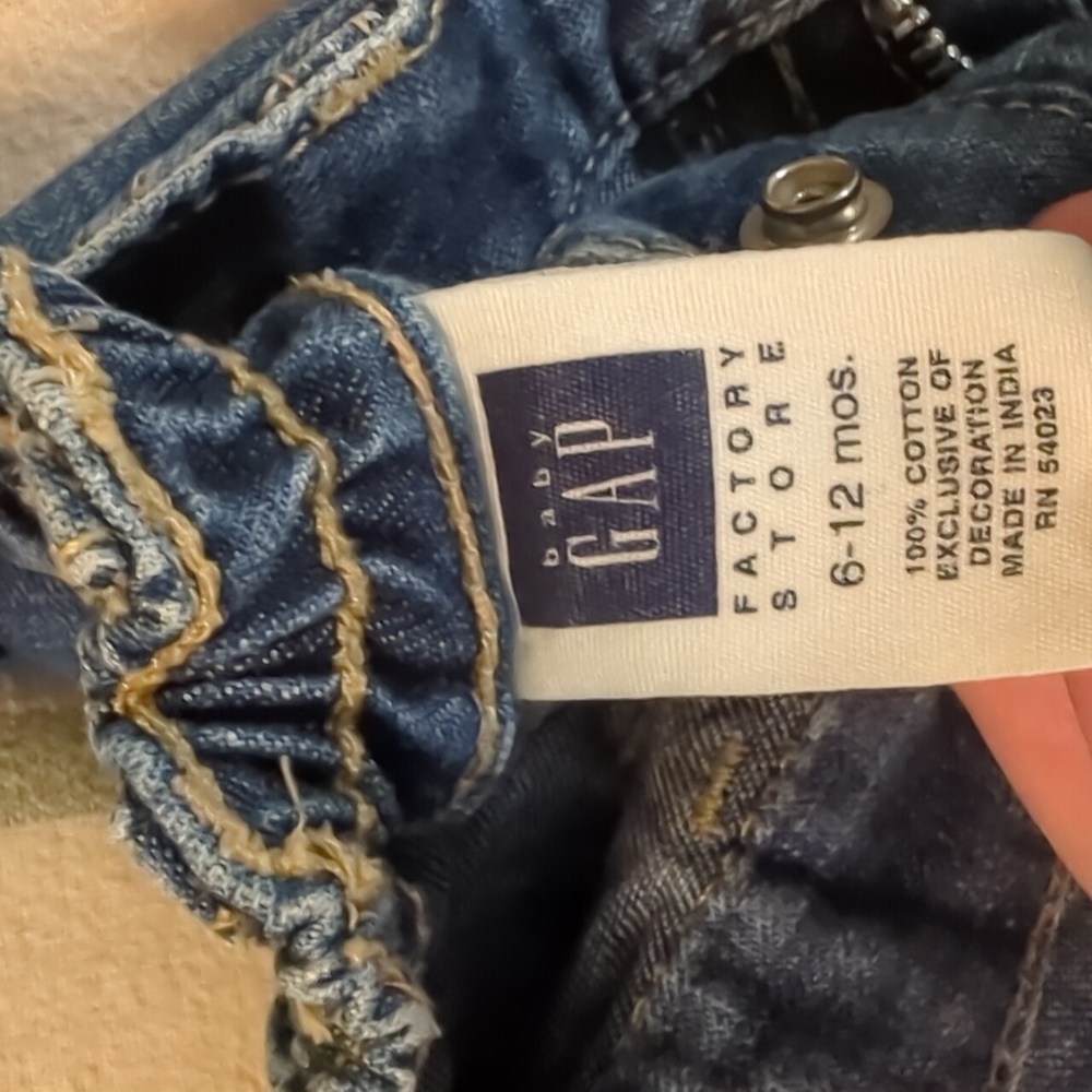 BabyGap Jeans size 6-12 months - Picture 5 of 5